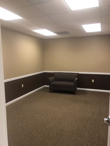 Powell - Like New Professional Office: 7317 Clinton Hwy, Powell, TN 37849